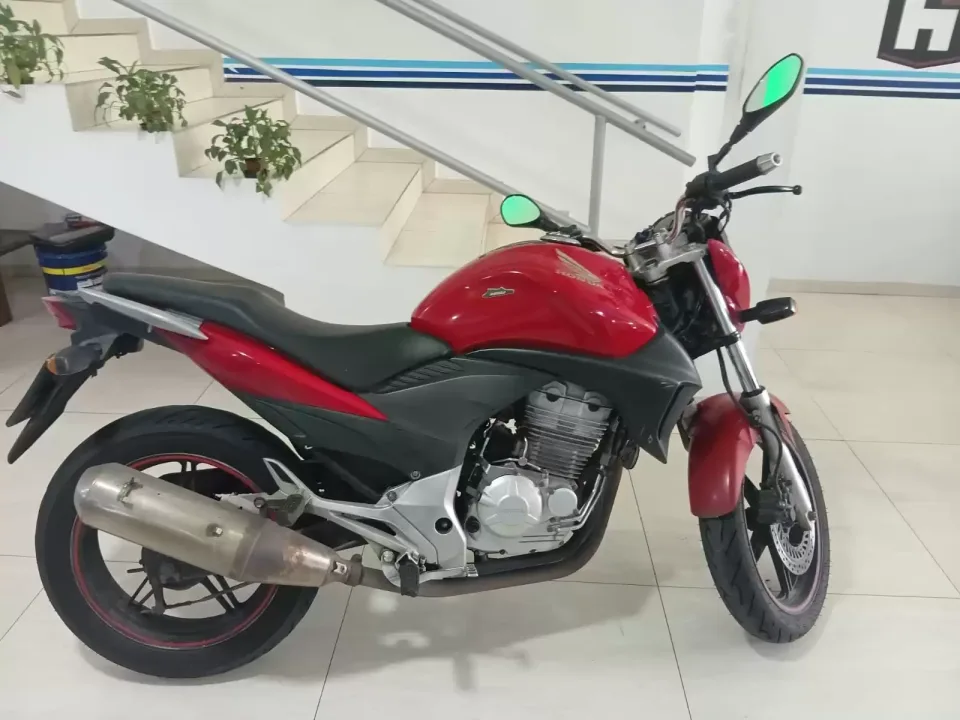 HONDA CB 300R