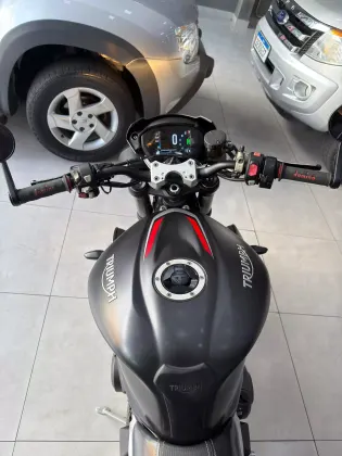 TRIUMPH STREET TRIPLE 765 RS