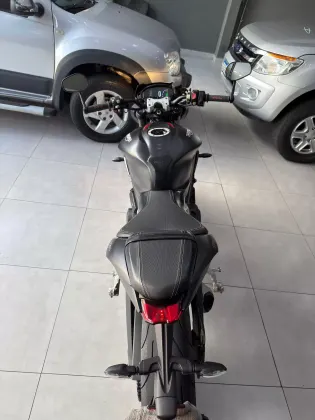 TRIUMPH STREET TRIPLE 765 RS