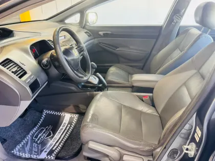 HONDA CIVIC 1.8 LXS 16V GASOLINA 4P AUTOMÁTICO