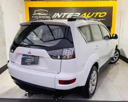 MITSUBISHI OUTLANDER 3.0 4X4 V6 24V GASOLINA 4P AUTOMÁTICO