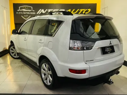 MITSUBISHI OUTLANDER 3.0 4X4 V6 24V GASOLINA 4P AUTOMÁTICO