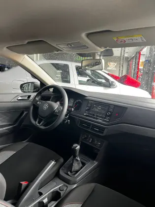 VOLKSWAGEN POLO 1.0 MPI MANUAL