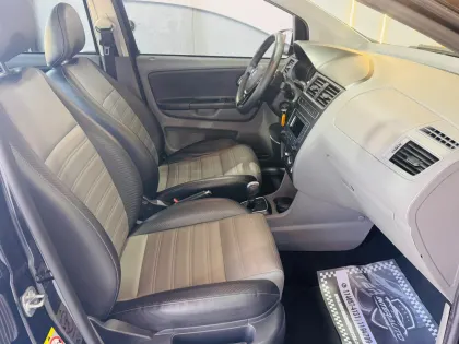 VOLKSWAGEN FOX 1.6 MI HIGHLINE 8V FLEX 4P AUTOMATIZADO