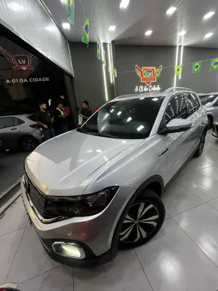 VOLKSWAGEN T-CROSS 1.0 200 TSI TOTAL FLEX COMFORTLINE AUTOMÁTICO