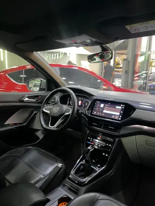 VOLKSWAGEN T-CROSS 1.0 200 TSI TOTAL FLEX COMFORTLINE AUTOMÁTICO