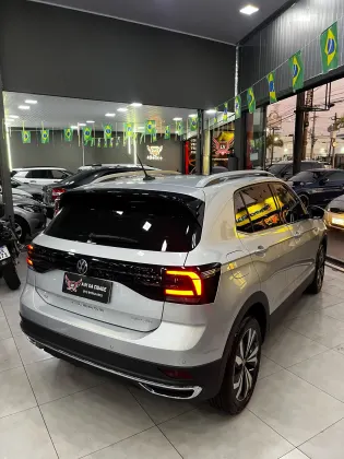 VOLKSWAGEN T-CROSS 1.0 200 TSI TOTAL FLEX COMFORTLINE AUTOMÁTICO