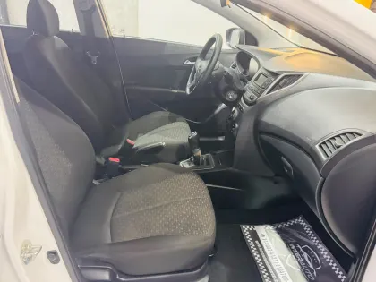 HYUNDAI HB20 1.0 COMFORT PLUS 12V TURBO FLEX 4P MANUAL