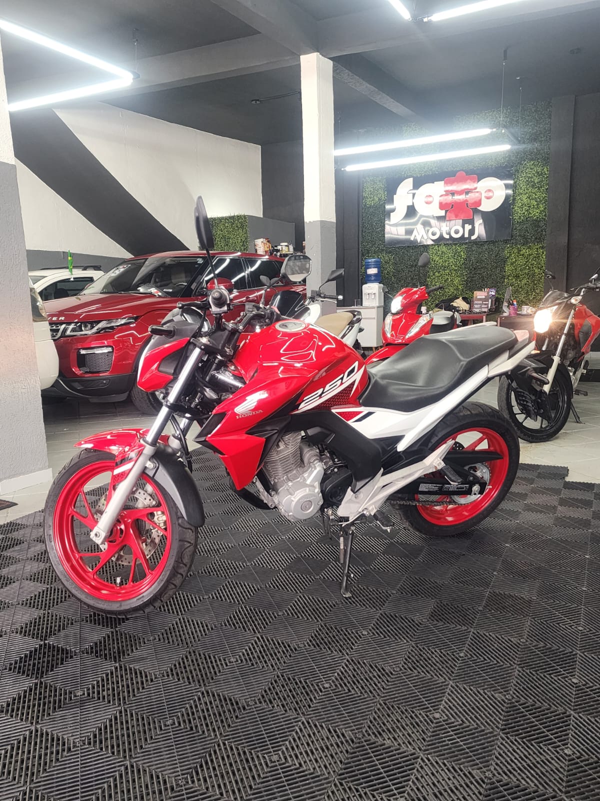 HONDA CB TWISTER