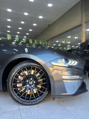 FORD MUSTANG 5.0 GT V8 GASOLINA 2P AUTOMÁTICO
