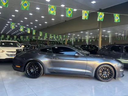 FORD MUSTANG 5.0 GT V8 GASOLINA 2P AUTOMÁTICO