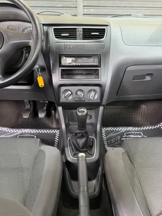 VOLKSWAGEN FOX 1.6 MI 8V FLEX 4P MANUAL