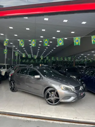 MERCEDES-BENZ A 200 1.6 TURBO STYLE 16V GASOLINA 4P AUTOMÁTICO
