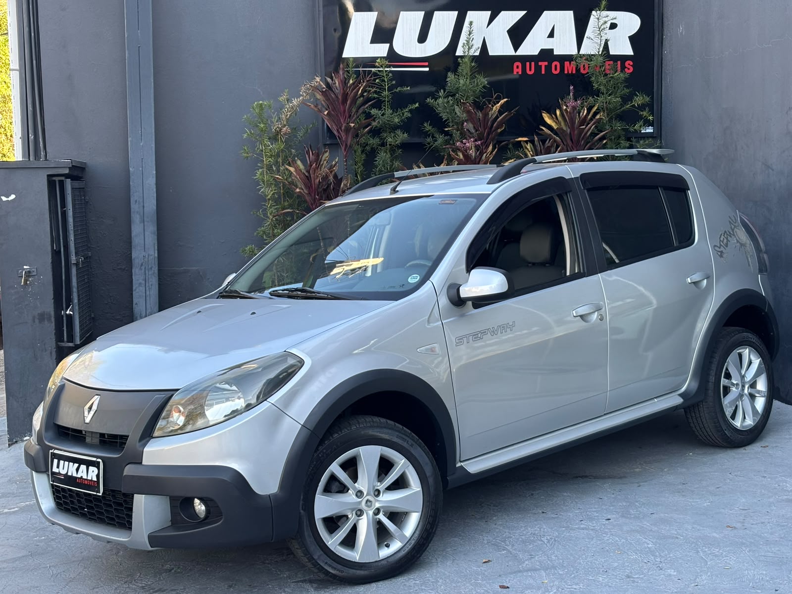 RENAULT SANDERO 1.6 STEPWAY 16V FLEX 4P AUTOMÁTICO