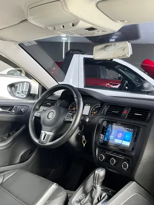 VOLKSWAGEN JETTA 2.0 COMFORTLINE FLEX 4P TIPTRONIC