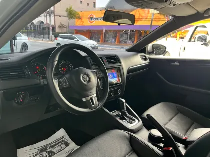VOLKSWAGEN JETTA 2.0 COMFORTLINE FLEX 4P TIPTRONIC
