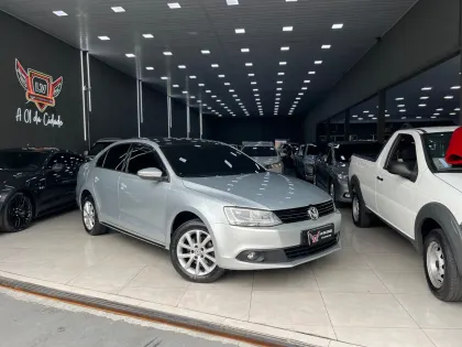 VOLKSWAGEN JETTA 2.0 COMFORTLINE FLEX 4P TIPTRONIC
