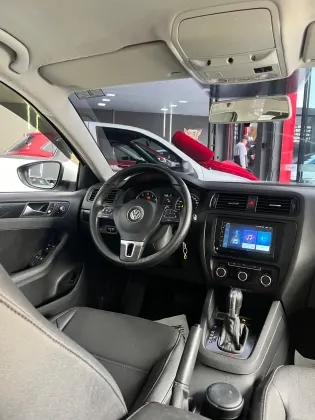 VOLKSWAGEN JETTA 2.0 COMFORTLINE FLEX 4P TIPTRONIC