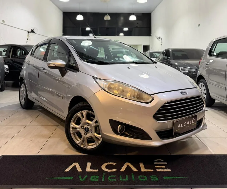 FORD FIESTA 1.6 SE HATCH 16V FLEX 4P POWERSHIFT