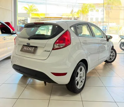 FORD FIESTA 1.6 SE HATCH 16V FLEX 4P MANUAL