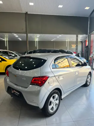 CHEVROLET ONIX 1.4 MPFI LTZ 8V FLEX 4P AUTOMÁTICO