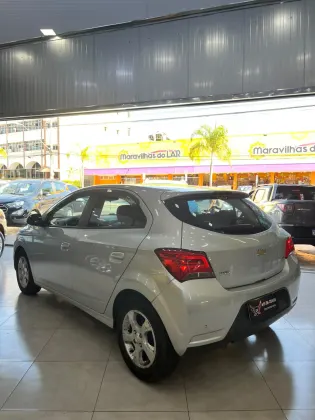 CHEVROLET ONIX 1.4 MPFI LTZ 8V FLEX 4P AUTOMÁTICO