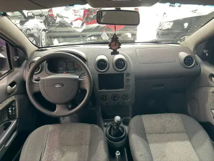 FORD FIESTA 1.6 MPI 8V GASOLINA 2P MANUAL