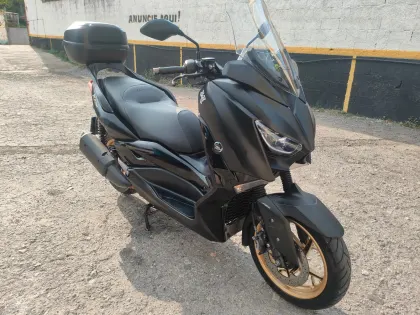 YAMAHA XMAX ABS