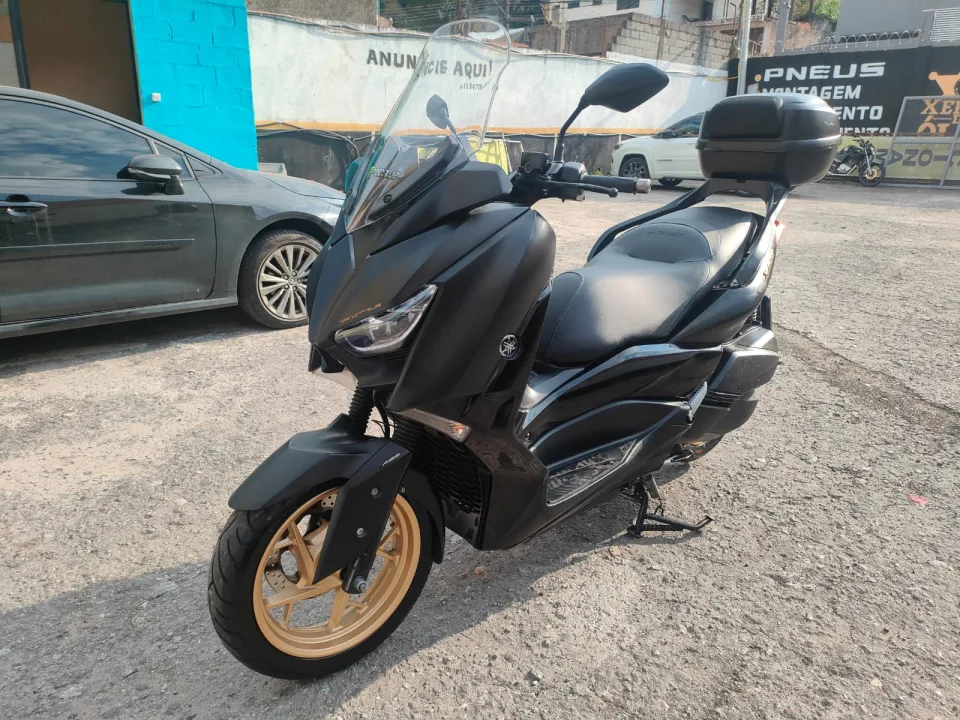 YAMAHA XMAX ABS