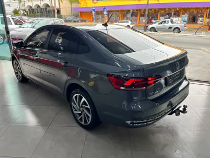VOLKSWAGEN VIRTUS 1.0 200 TSI HIGHLINE AUTOMÁTICO