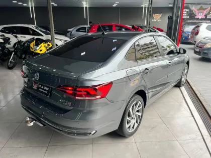 VOLKSWAGEN VIRTUS 1.0 200 TSI HIGHLINE AUTOMÁTICO