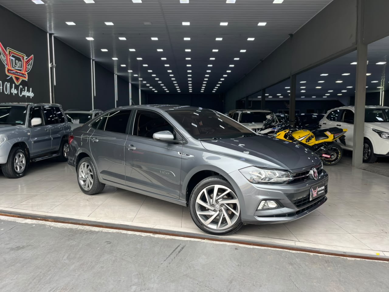 VOLKSWAGEN VIRTUS 1.0 200 TSI HIGHLINE AUTOMÁTICO