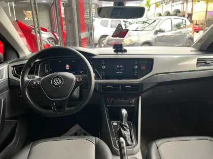 VOLKSWAGEN VIRTUS 1.0 200 TSI HIGHLINE AUTOMÁTICO