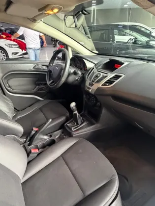 FORD FIESTA 1.6 SE STYLE HATCH 16V FLEX 4P MANUAL