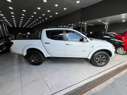 MITSUBISHI L200 TRITON 3.2 HPE 4X4 CD 16V TURBO INTERCOOLER DIESEL 4P MANUAL