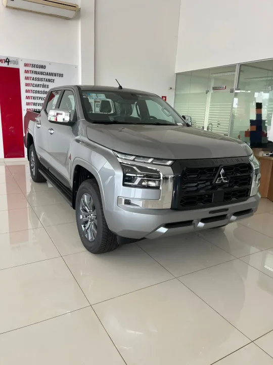 MITSUBISHI L200 TRITON 2.4 16V TURBO DIESEL GLS CD 4X4 AUTOMÁTICO