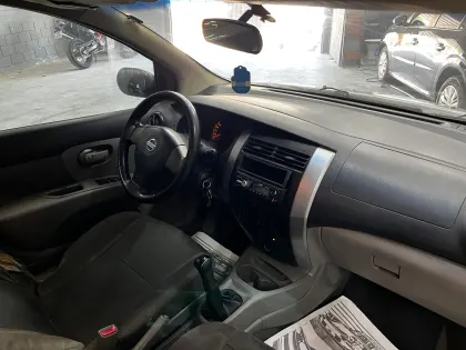 NISSAN LIVINA 1.6 16V FLEX 4P MANUAL