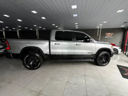 RAM 1500 5.7 V8 GASOLINA REBEL CD 4X4 AUTOMÁTICO