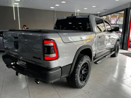RAM 1500 5.7 V8 GASOLINA REBEL CD 4X4 AUTOMÁTICO