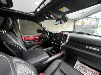 RAM 1500 5.7 V8 GASOLINA REBEL CD 4X4 AUTOMÁTICO