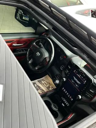 RAM 1500 5.7 V8 GASOLINA REBEL CD 4X4 AUTOMÁTICO