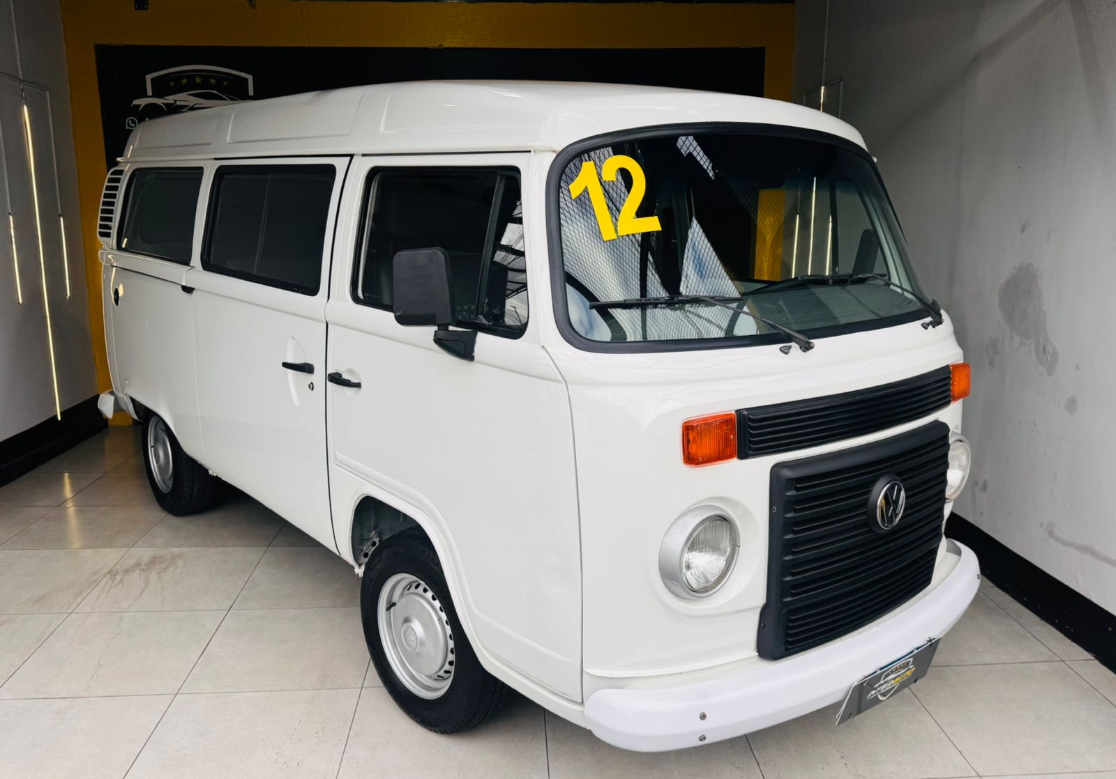 VOLKSWAGEN KOMBI 1.6 MI STD 8V GASOLINA 3P MANUAL