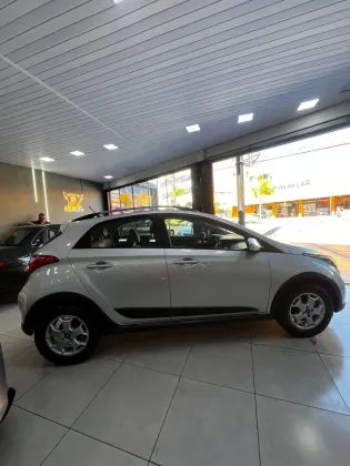 HYUNDAI HB20X 1.6 16V STYLE FLEX 4P AUTOMÁTICO