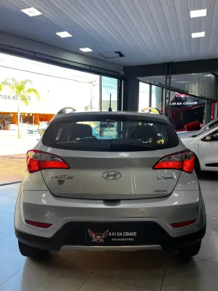 HYUNDAI HB20X 1.6 16V STYLE FLEX 4P AUTOMÁTICO