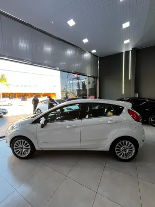 FORD FIESTA 1.6 SE HATCH 16V FLEX 4P AUTOMÁTICO
