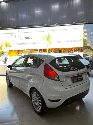 FORD FIESTA 1.6 SE HATCH 16V FLEX 4P AUTOMÁTICO