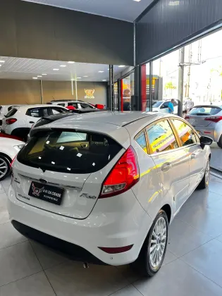 FORD FIESTA 1.6 SE HATCH 16V FLEX 4P AUTOMÁTICO