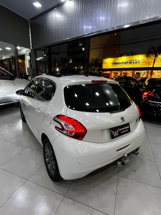 PEUGEOT 208 1.6 GRIFFE 16V FLEX 4P AUTOMÁTICO