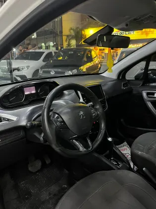 PEUGEOT 208 1.6 GRIFFE 16V FLEX 4P AUTOMÁTICO