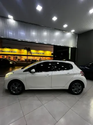 PEUGEOT 208 1.6 GRIFFE 16V FLEX 4P AUTOMÁTICO